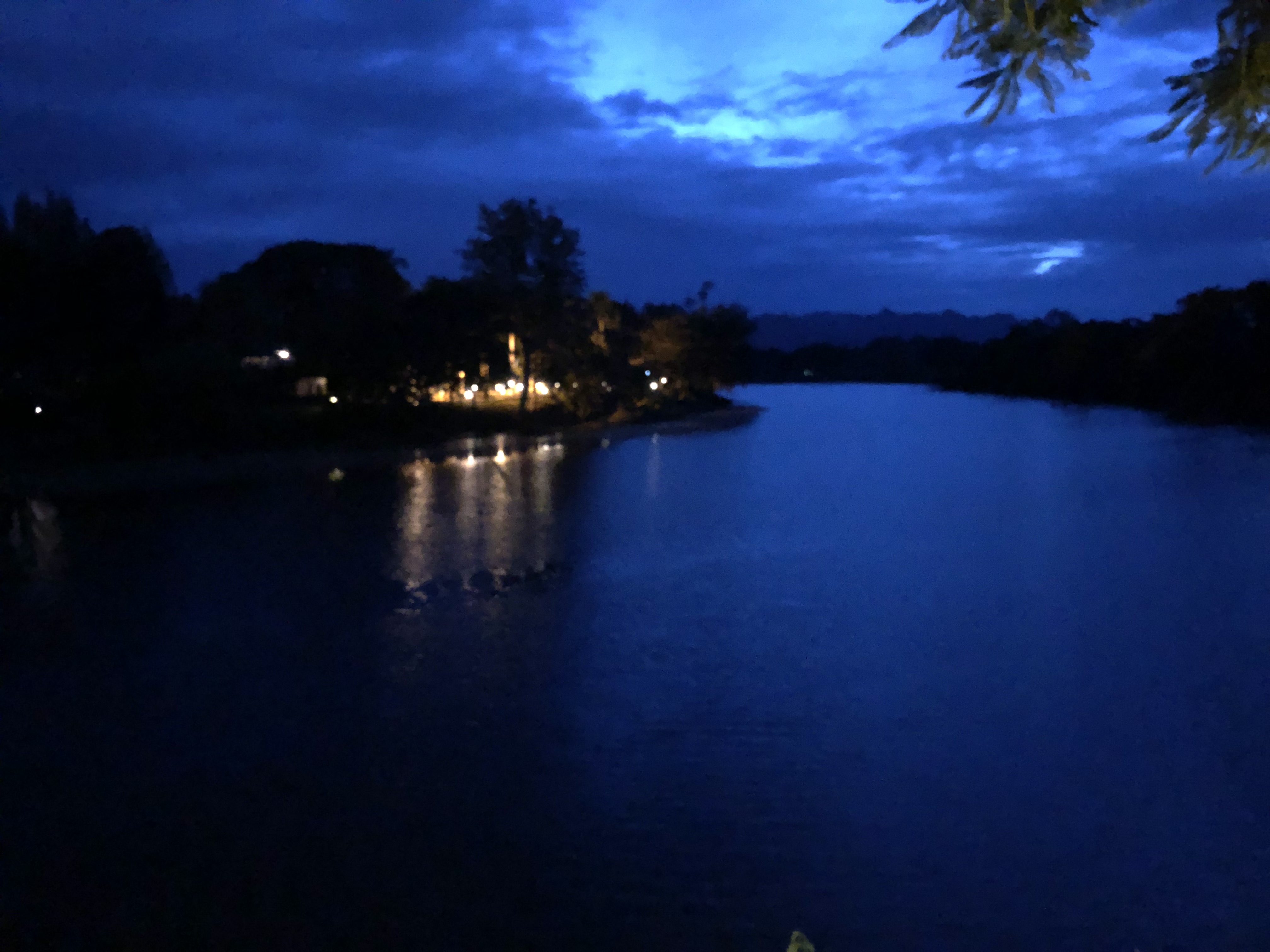 タイ旅行記 カンチャナブリの夜 高松ゲストハウスtraditional Apartment Traditional Apartment 香川県高松市のゲストハウス