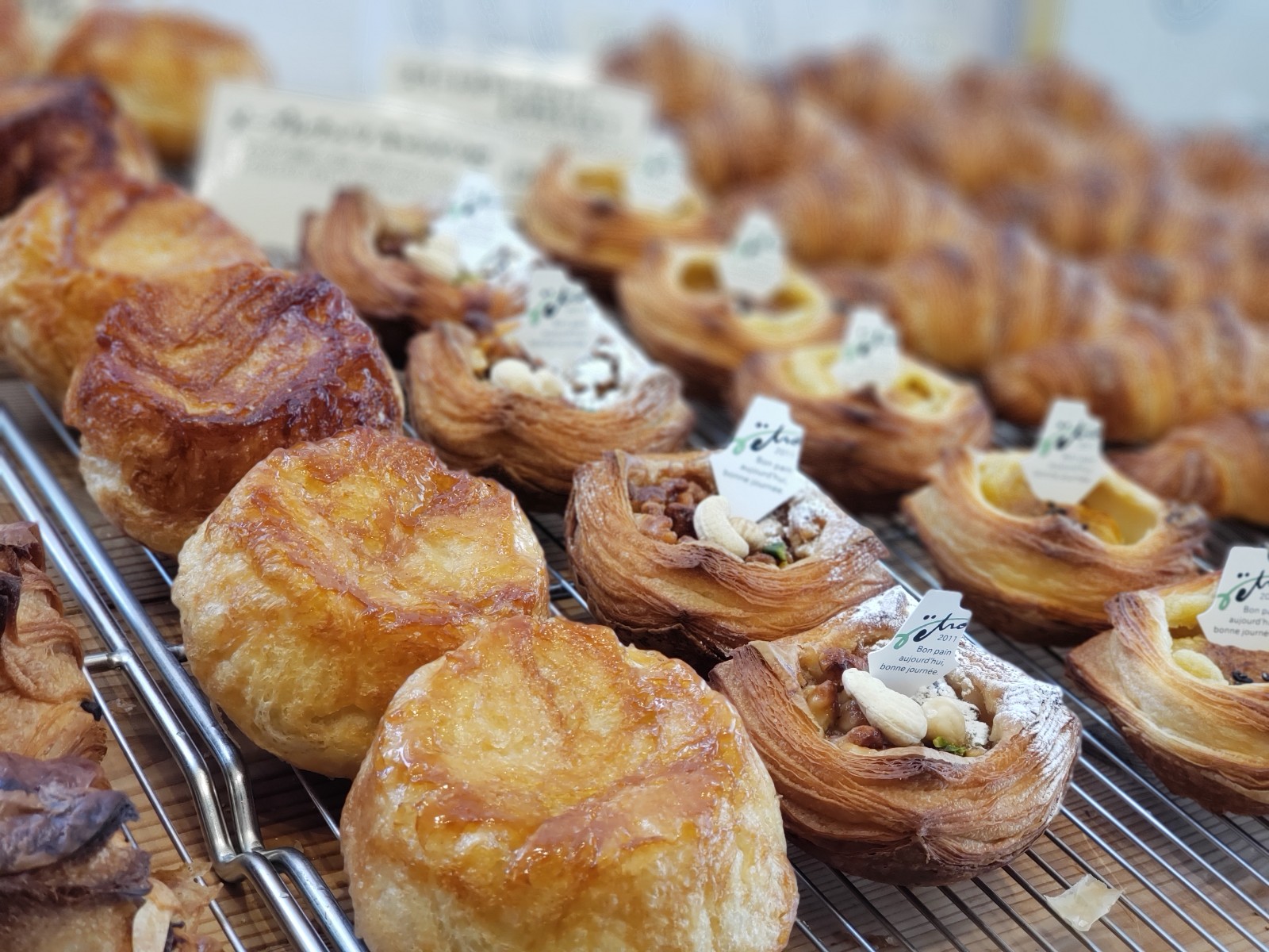 不二ベーカリー retro】建物も可愛い人気のパン屋さん♪ | Traditional